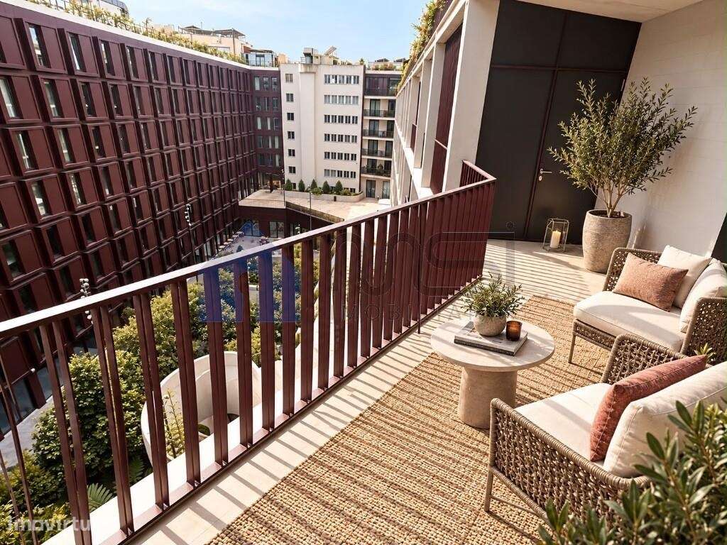 Apartamento T4 de luxo na Baixa do Porto junto ao emblemático Mercado-0