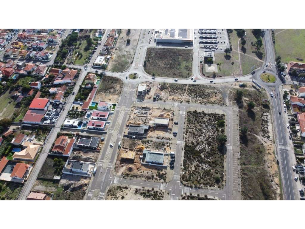 Armazém Espaçoso e Versátil - Excelente Localização junto à N10! - Grande imagem: 4/4