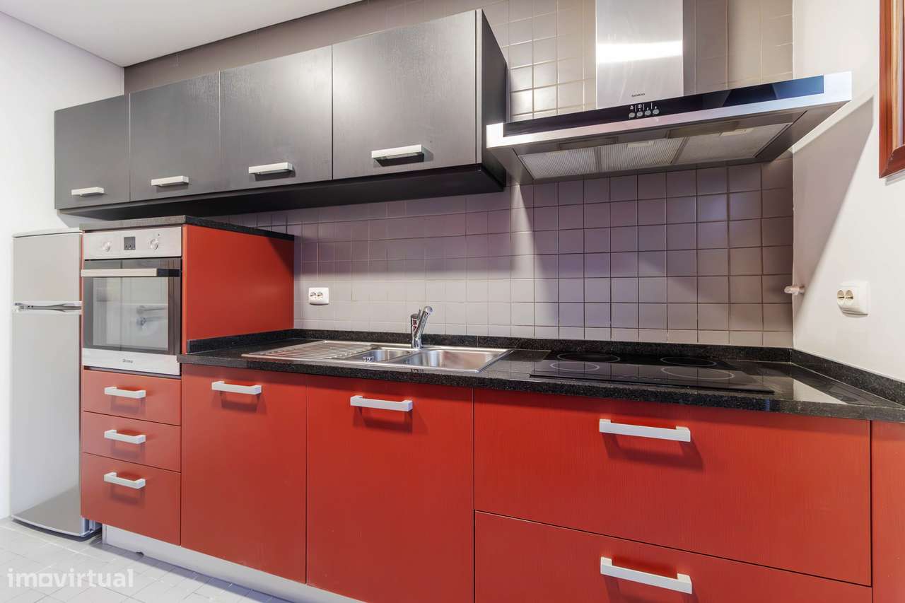 T2 Remodelado com Elegância no Coração de S João da Madeira-7