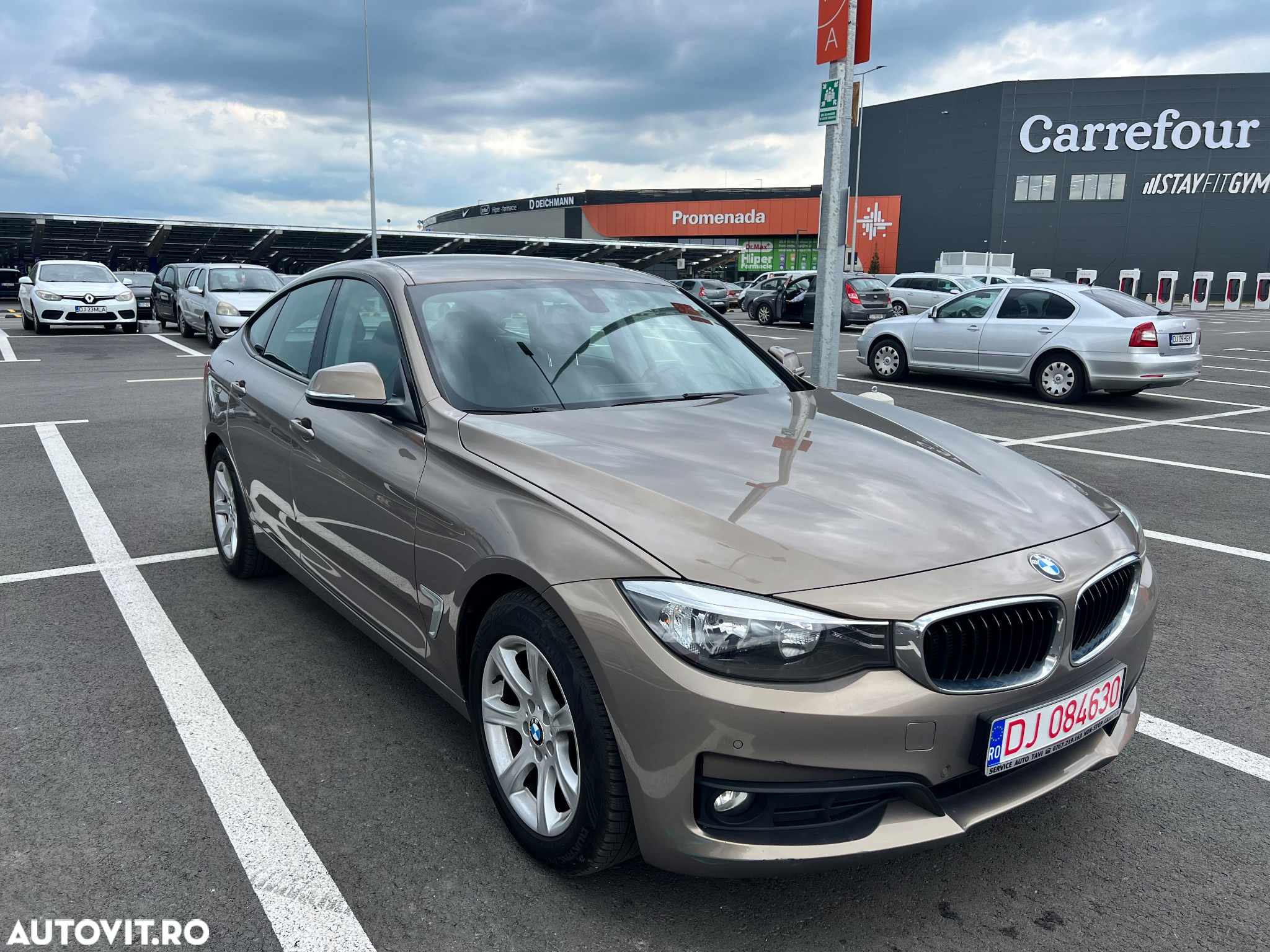 BMW Seria 3 318d GT - 14