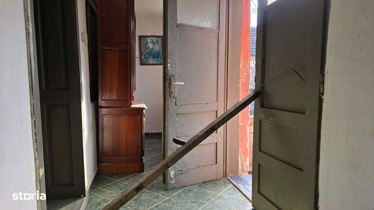 Casa de vanzare in Branisca-10