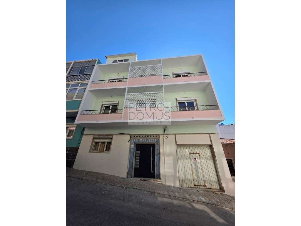 T2+1 EM PRÉDIO TOTALMENTE REMODELADO - ALMADA - VISTA CRISTO REI-34