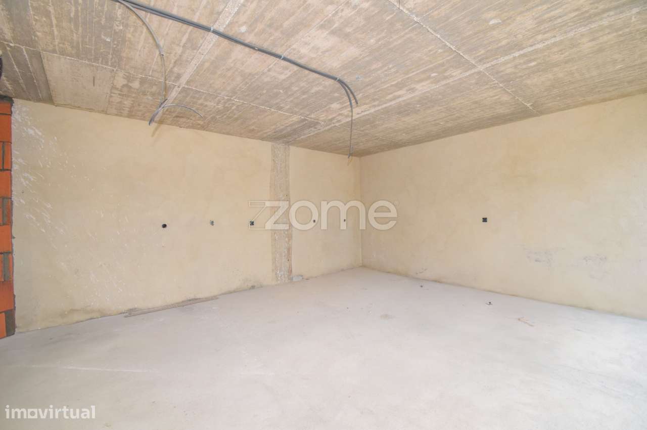 Moradia nova T4 luxo em condomínio privado no Barro em Loures-12