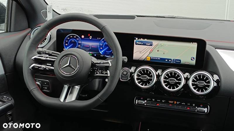 Mercedes-Benz EQA 300 4-Matic AMG Line - 4