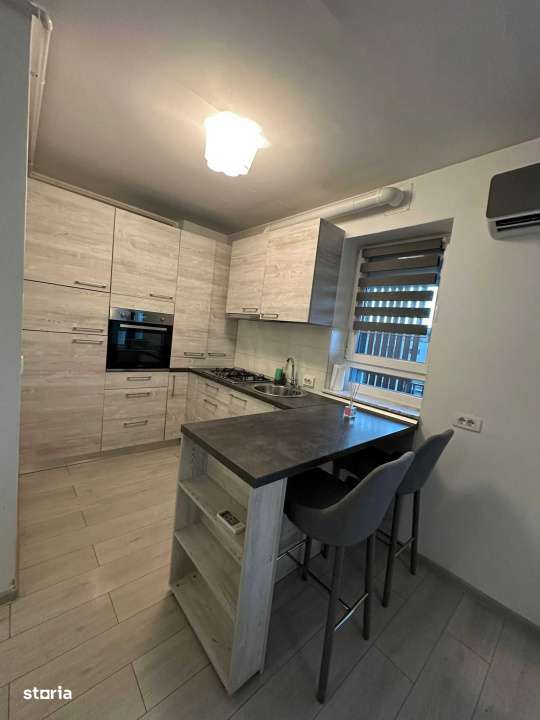 Studio 46 mp, etaj intermediar, loc de parcare si boxa la subsol, Kasp - Imagine principală: 4/7