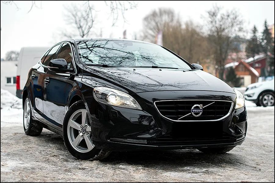 Volvo V40 II (2012-) D2 Summum 2012