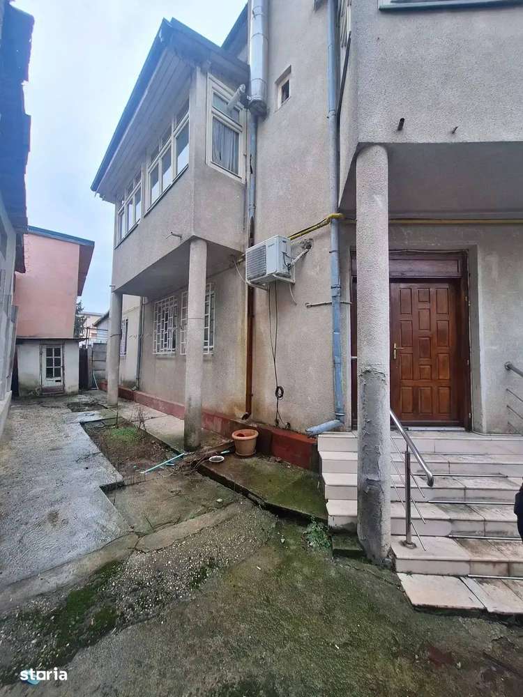 Casă cu teren – ideală pentru spații comerciale / birouri – Sector 4-4