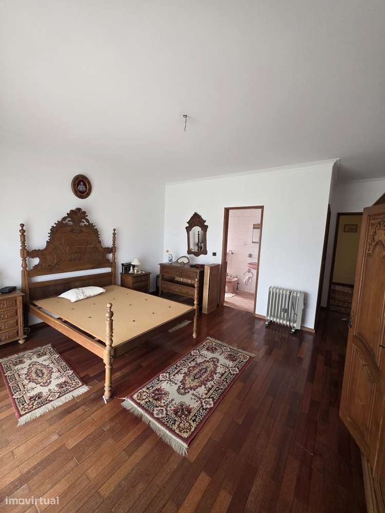 Moradia T3 com jardim, garagem e vistas para as montanhas - Grande imagem: 3/17