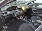 Peugeot 2008 1.2 Pure Tech Style - 11