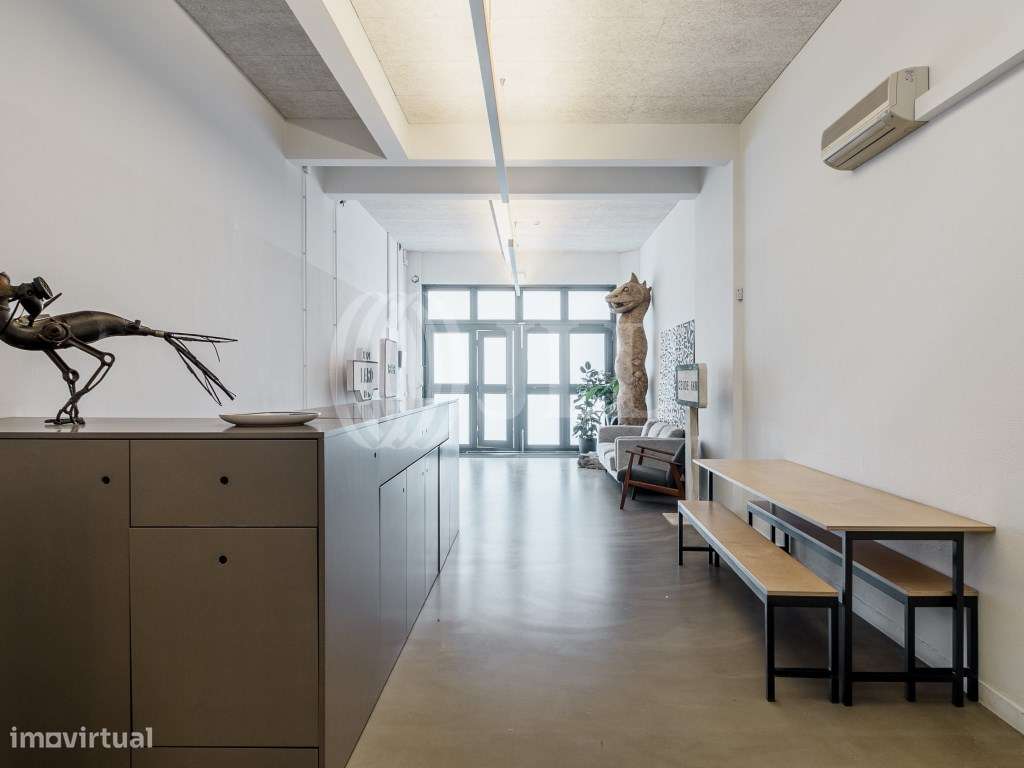 Loja junto à Avenida da Liberdade, em Lisboa - Grande imagem: 5/22