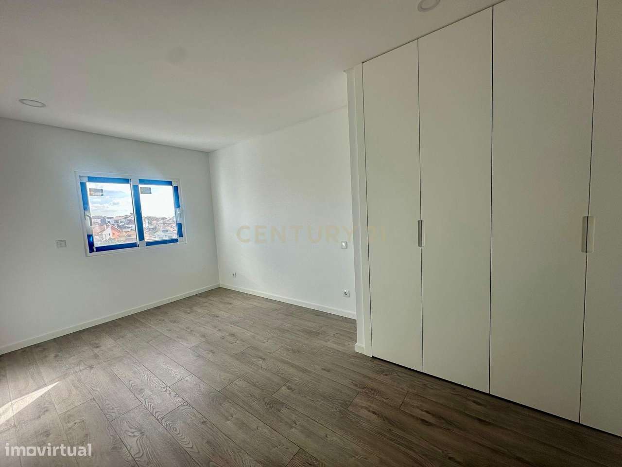 T3 Tires - 3 parqueamentos e arrecadação-19