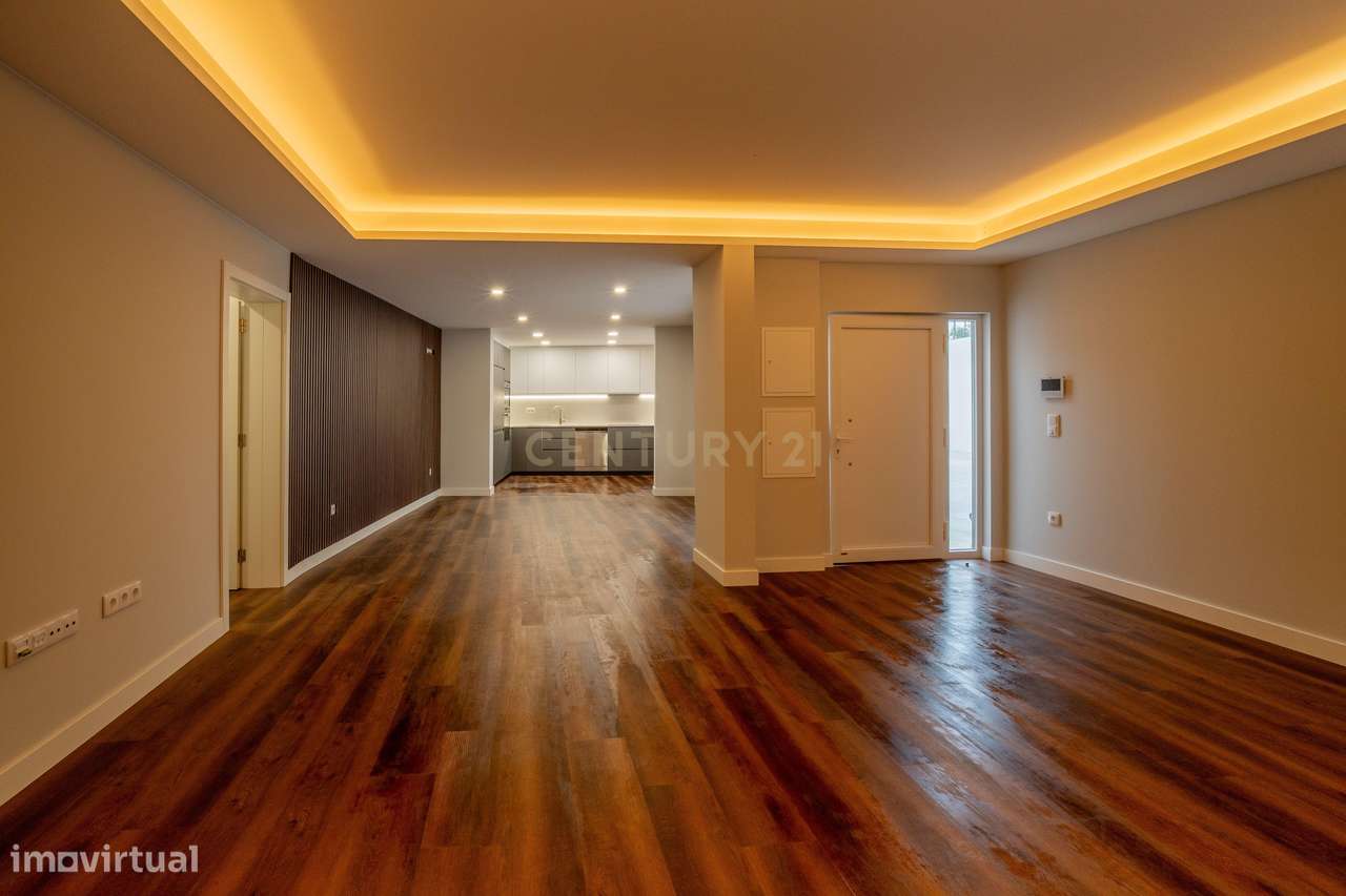 Moradia T5 com piscina - Grande imagem: 2/34