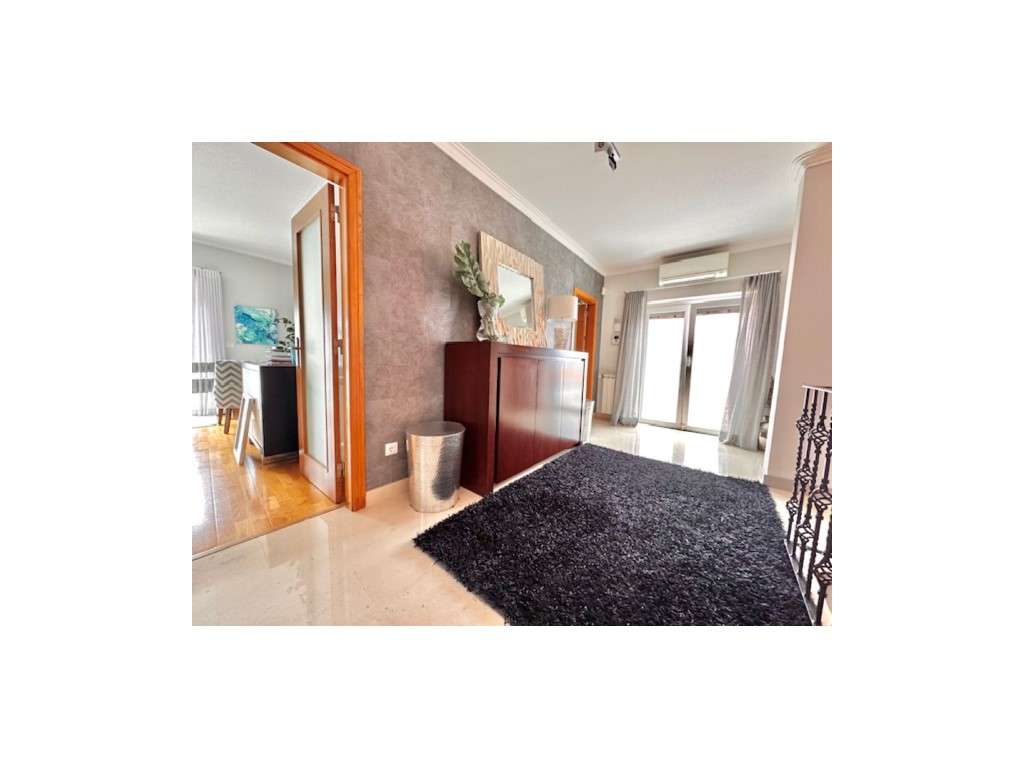 Moradia independente T4+1 em Murches com piscina, Cascais-24