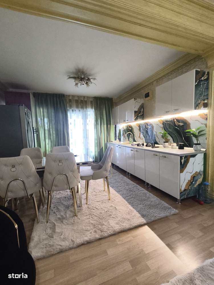 Casa D+P+E+terasa Tomis 2 cu 2 intrari, 6 camere, 2 bucătării, 3 bai.-12