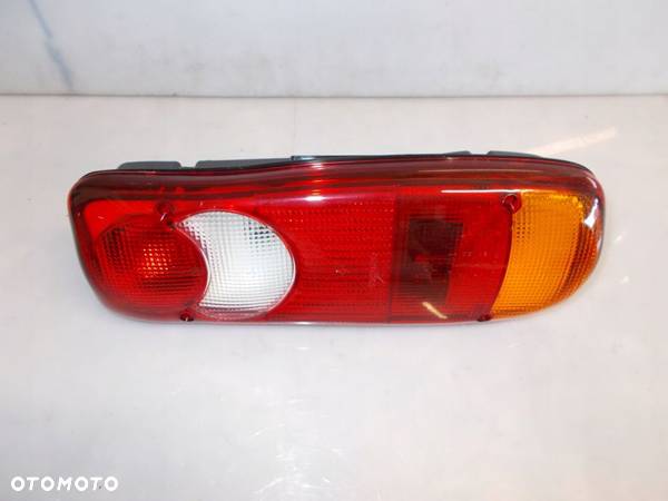 LAMPA TYLNA NISSAN CABSTAR - 1