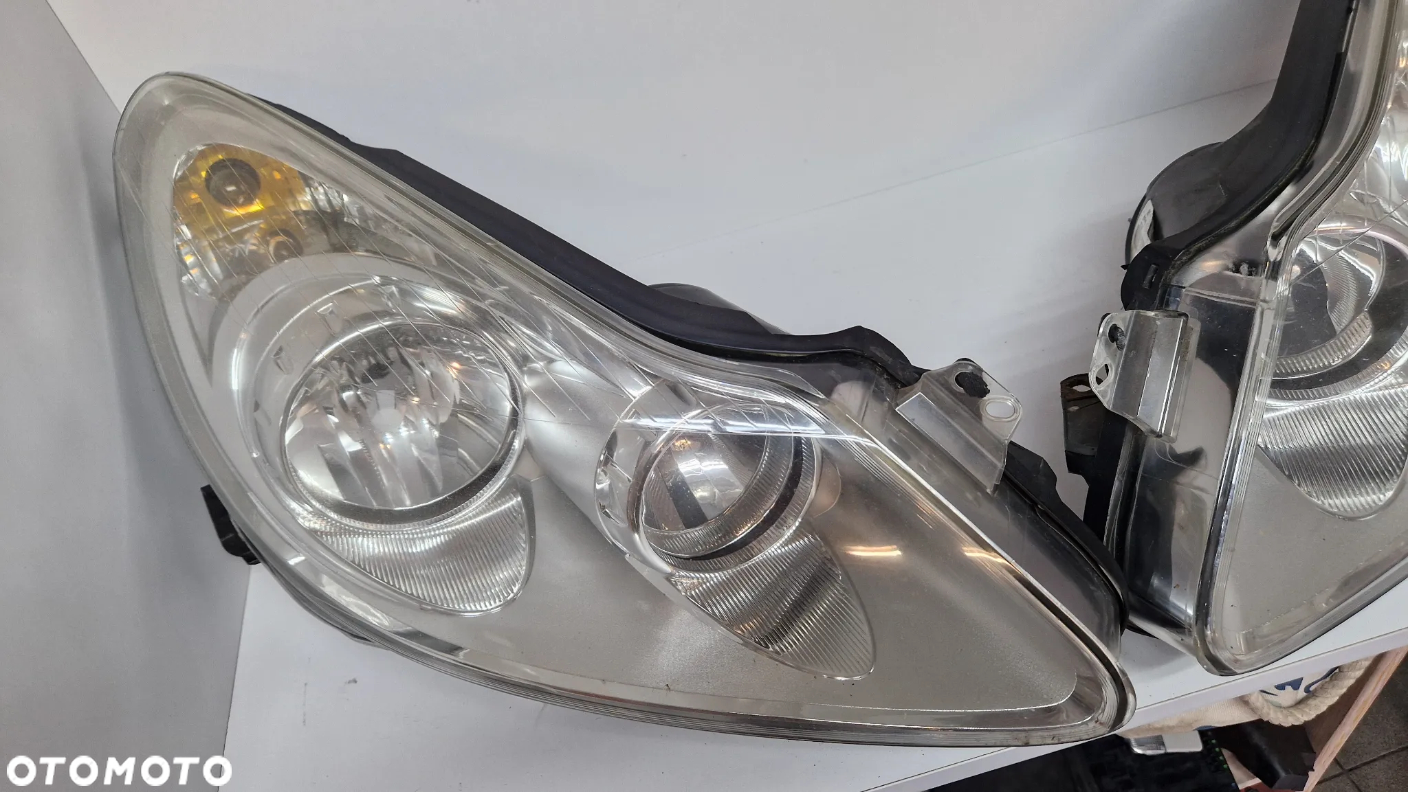 Opel Corsa D lampa przód lewa prawa oryginalna EU - 4