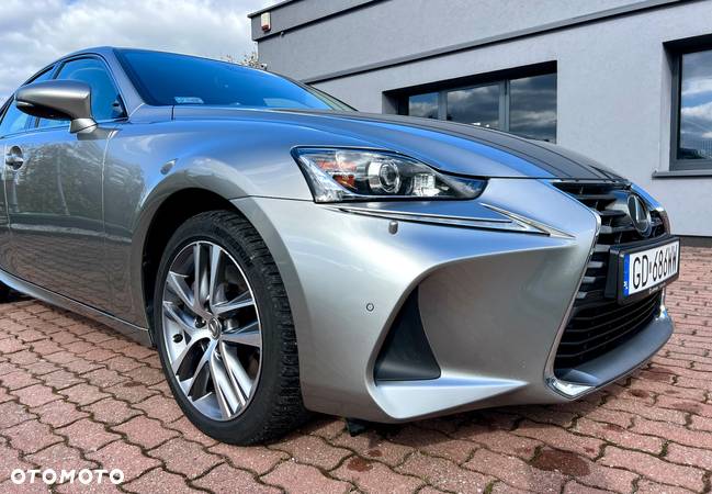 Lexus IS 200t / 300 F Sport - 4