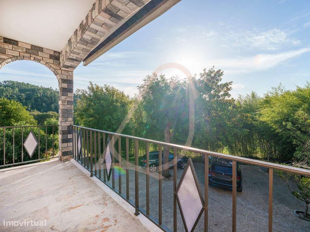 Refúgio Perfeito no Campo com Vista de Sonho e Piscina!-42