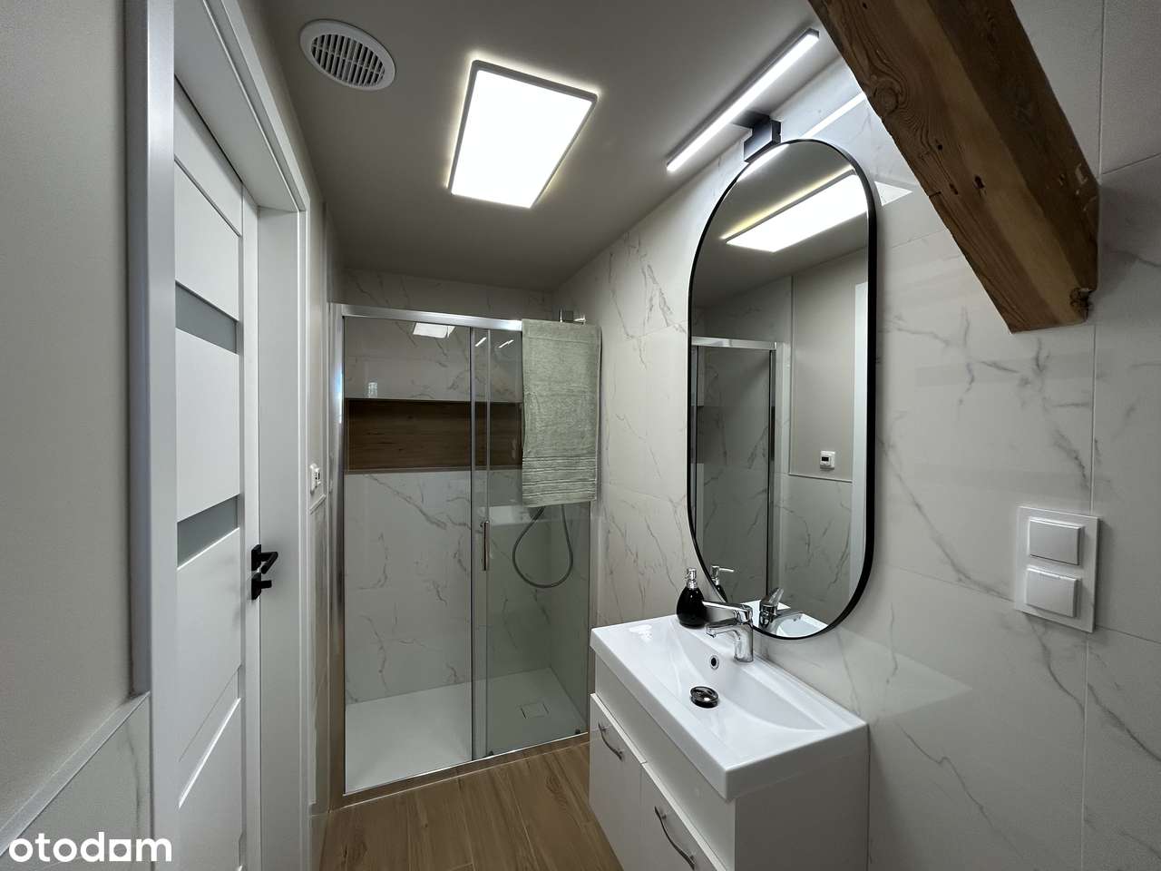 SUPER OFERTA! Urocze mieszkanie po remoncie z garderobą i piwnicą !-12