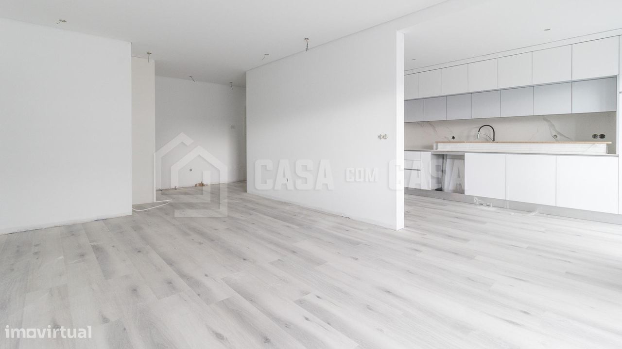 Apartamento T2 NOVO em Colina Verde