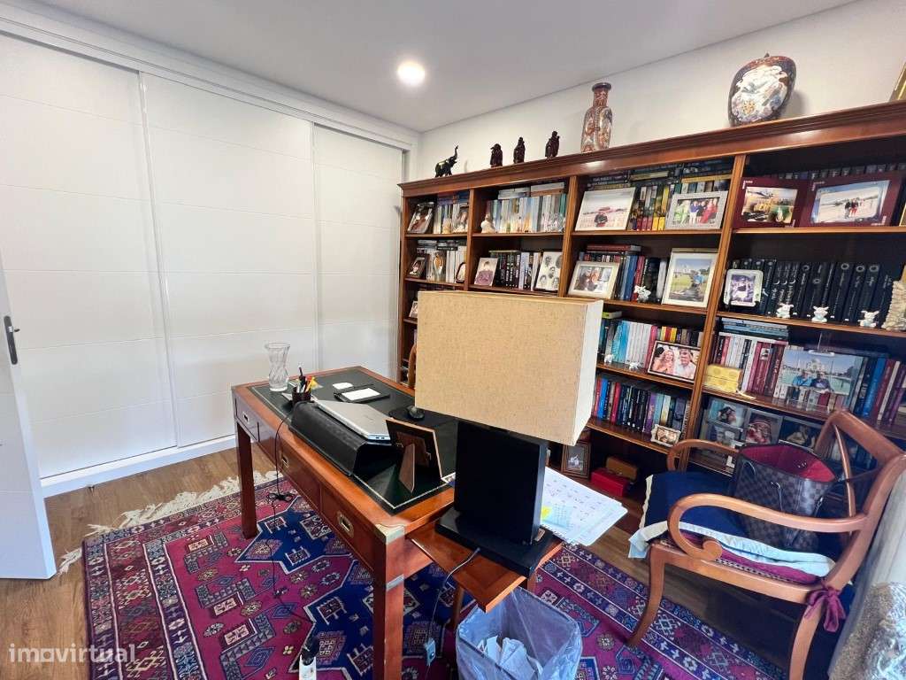 Moradia Isolada T4 Com piscina-27