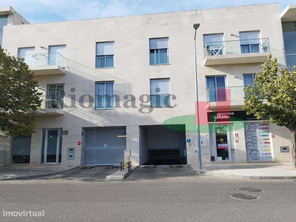 Lugar de Garagem - Santarém ***RIOMAGIC*** - Grande imagem: 2/12