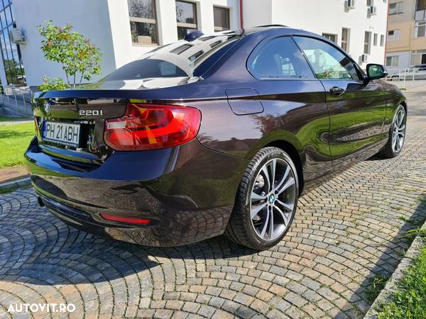 BMW Seria 2 220i AT Sport Line - 29