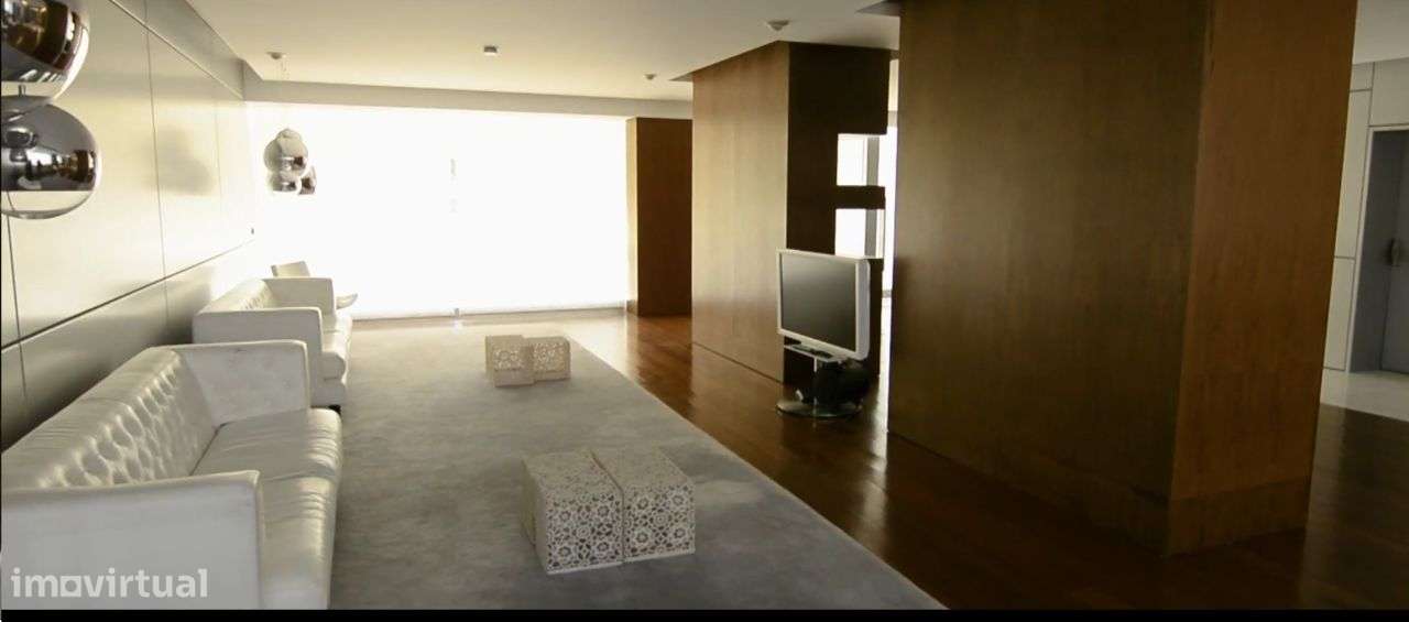 Apartamento T4 de Luxo no Restelo com Vista sobre Tejo e Lisboa-14