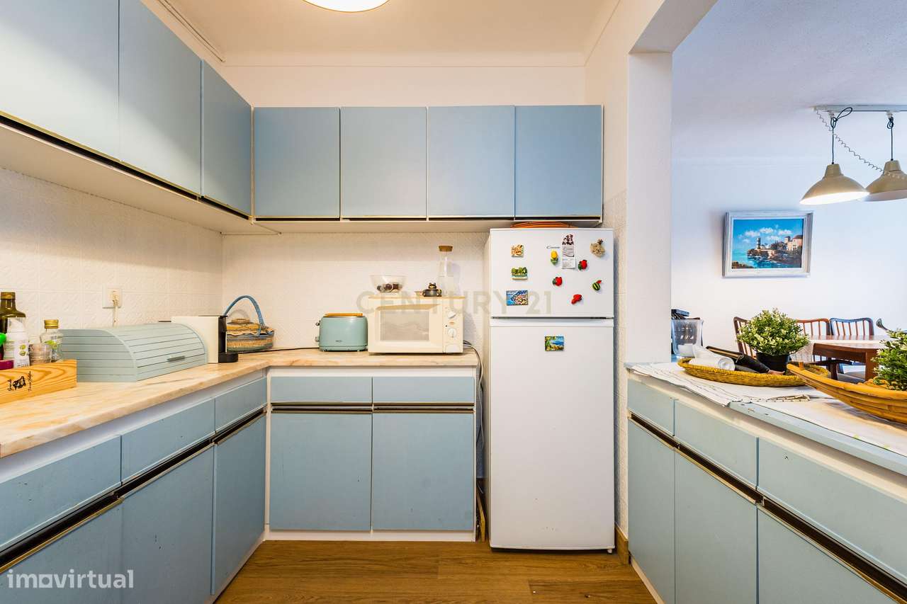 Apartamento T1 Mobilado || Elevador e Garagem || 1ª Linha da Praia do-11