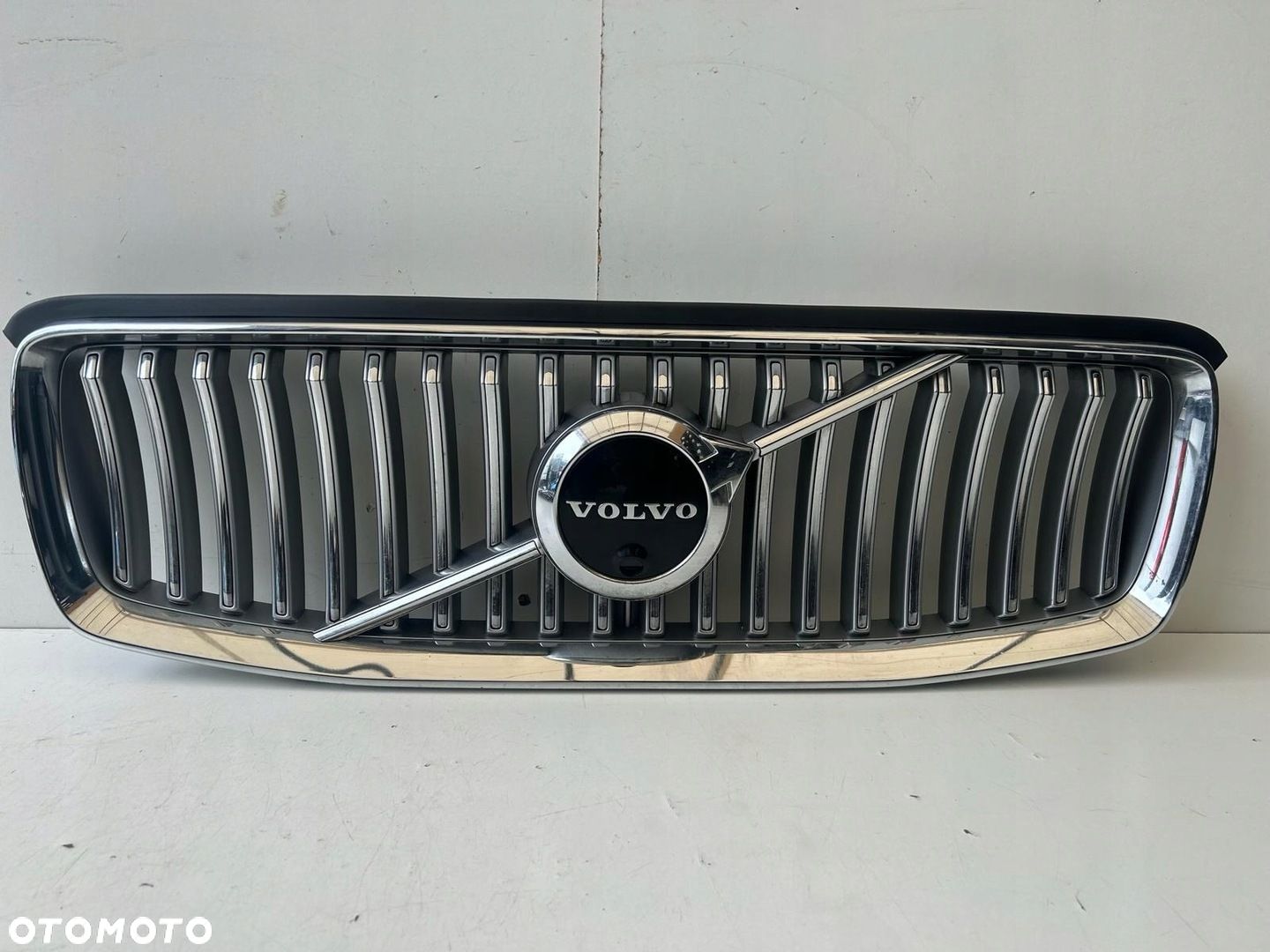 VOLVO XC90 II LIFT ATRAPA GRILL POD KAMERĘ 31698386 - 1