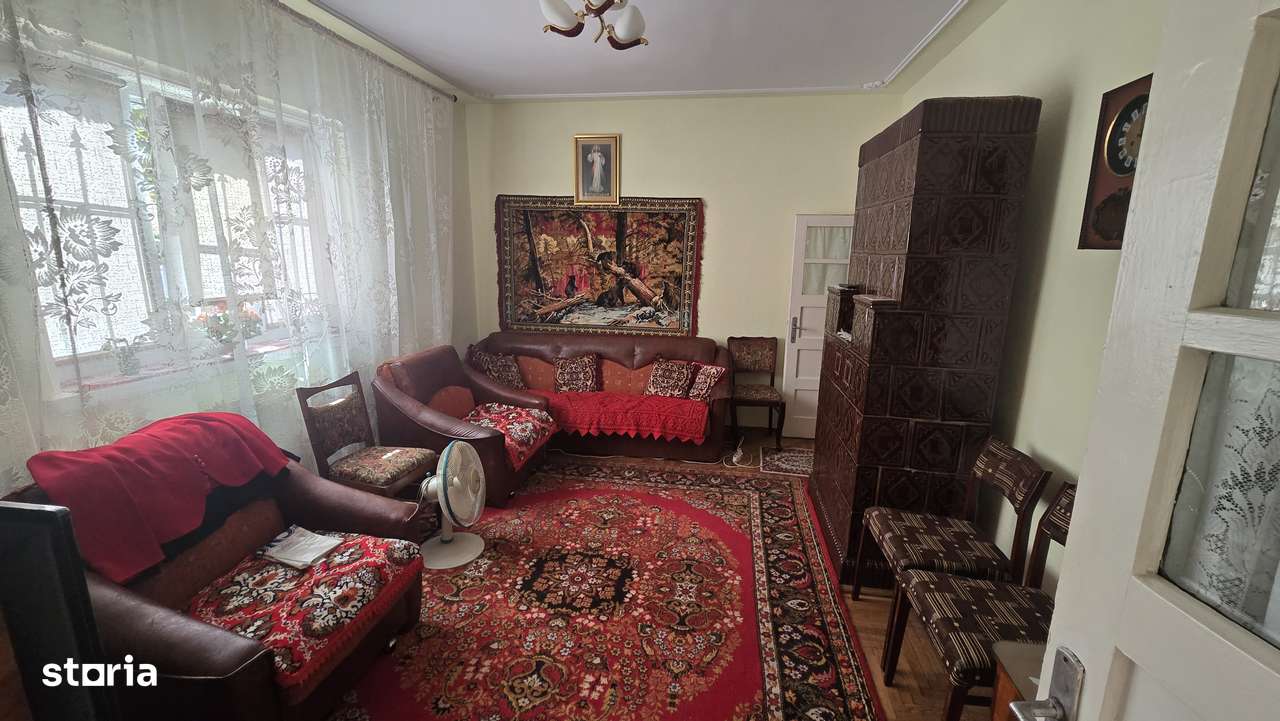 Vand casa caramida si teren 740 mp in Roman-4