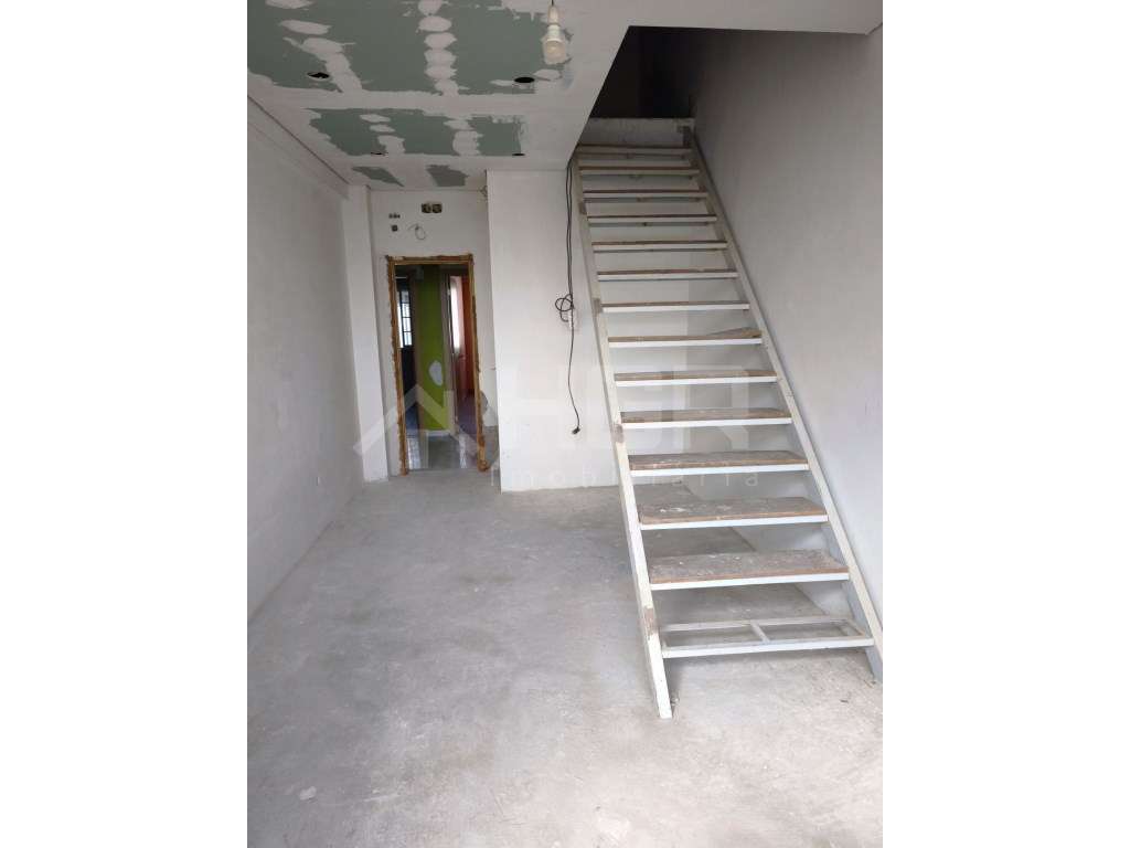 T3 + 1 | DUPLEX | BOA LOCALIZAÇÃO | ARRENTELA (MURTINHEIRA)-14