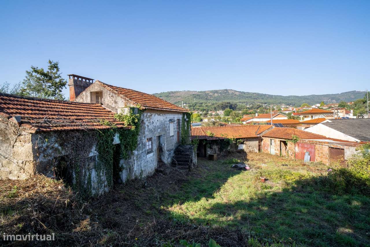 Terreno rústico com 2.064 m² – Oportunidade em Barroselas-1