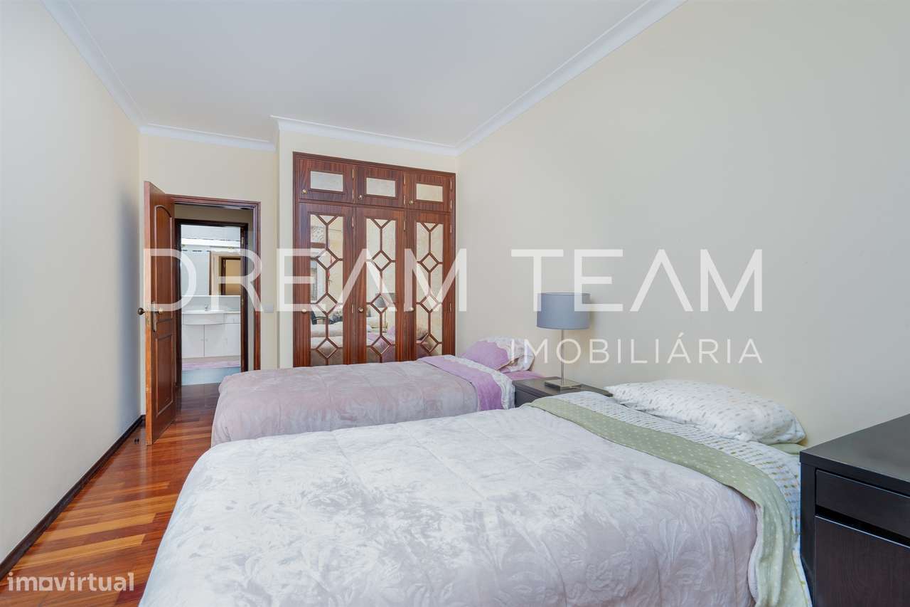 Apartamento T3 com terraço no centro do Montijo-19