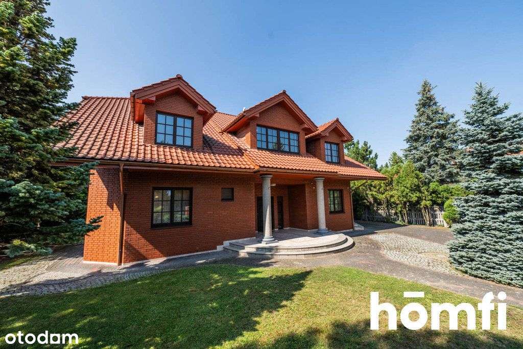 Przestronny dom wysokiej klasy + hala na posesji