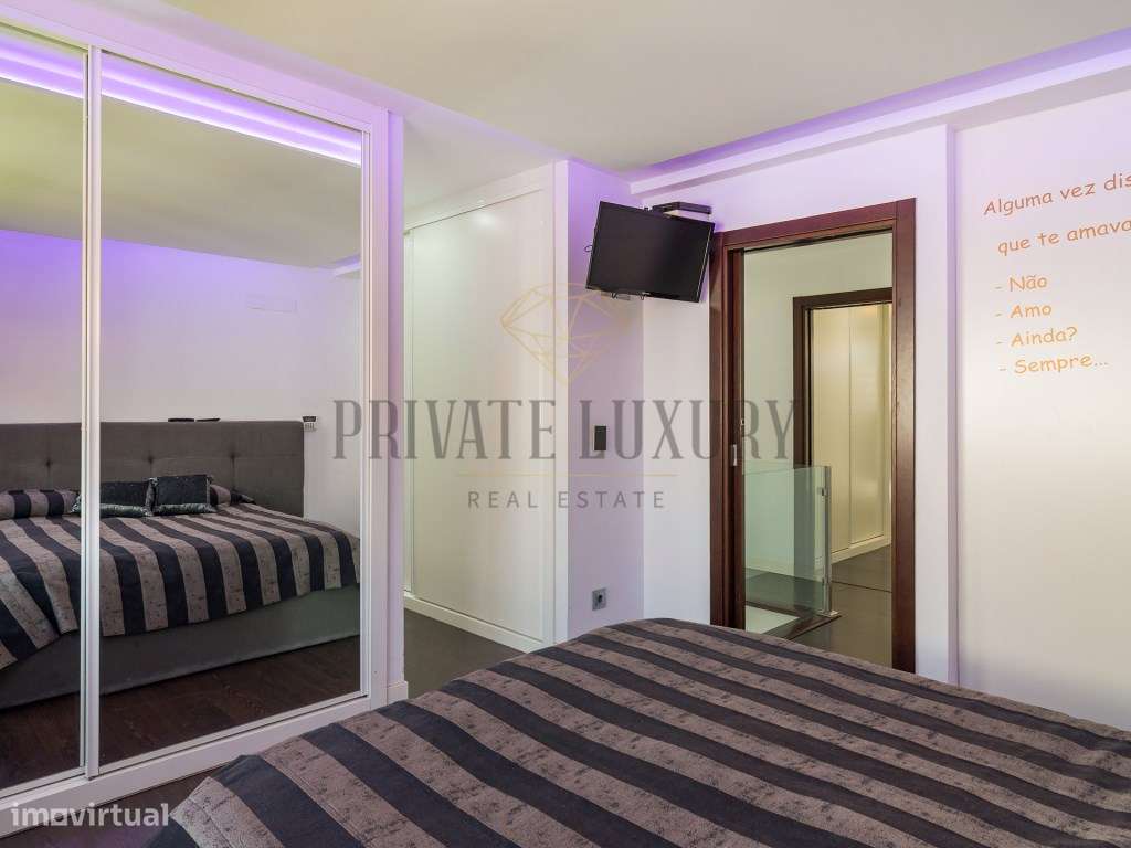 Moradia T4 Contemporânea com Piscina em Caxias-17