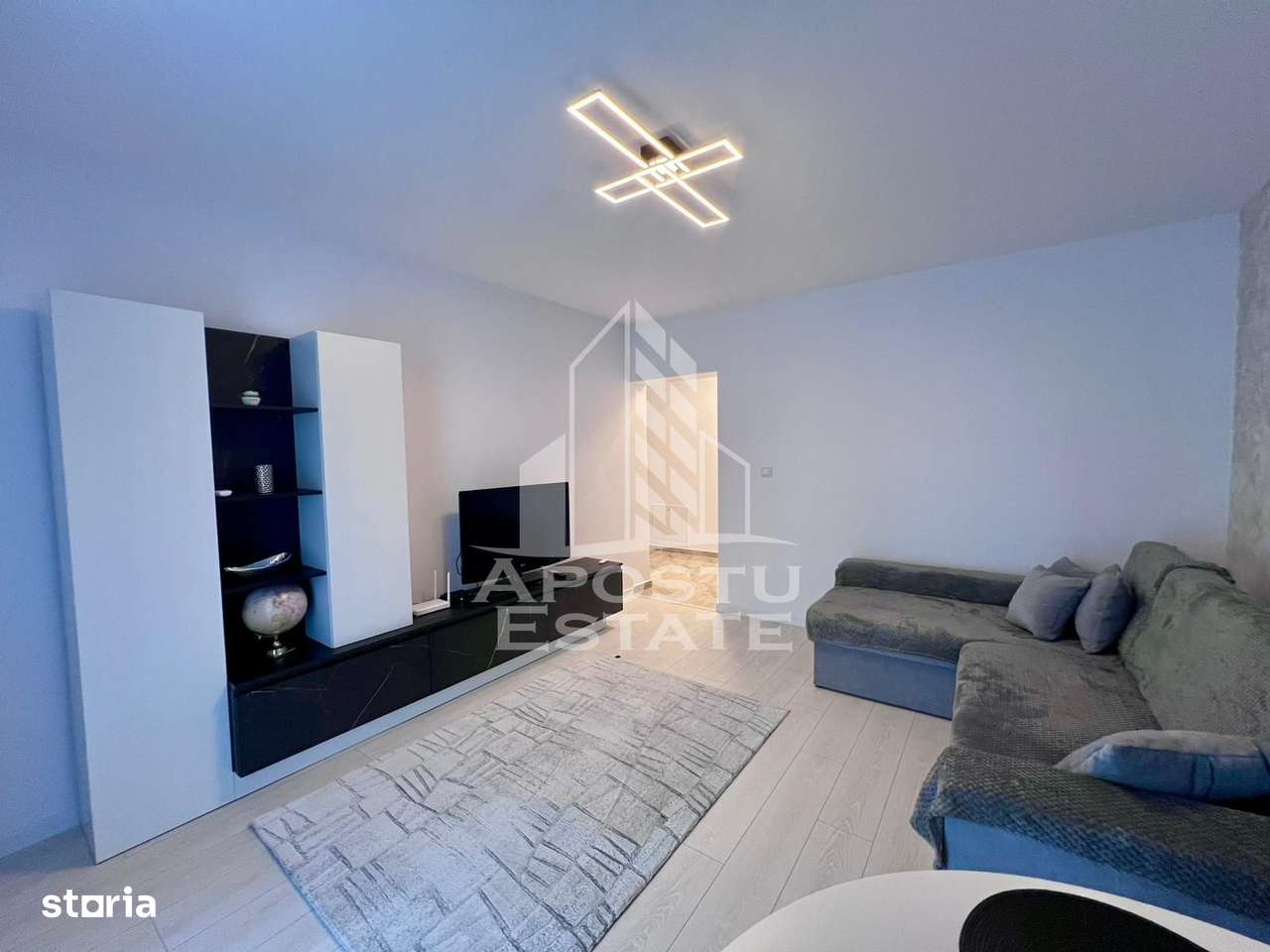 Apartament, 2 camere, centrala proprie, loc de parcare, Giroc - Imagine principală: 1/10