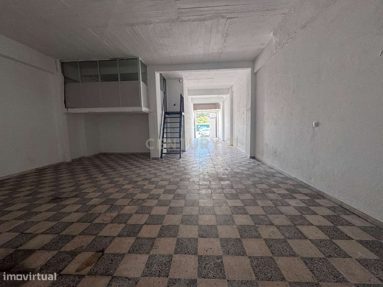 Armazém de 112m2 em Massamá - Grande imagem: 4/7