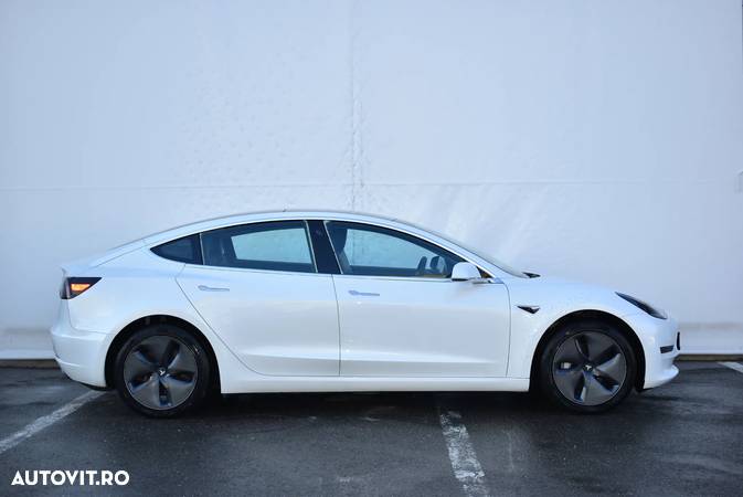 Tesla Model 3 - 6