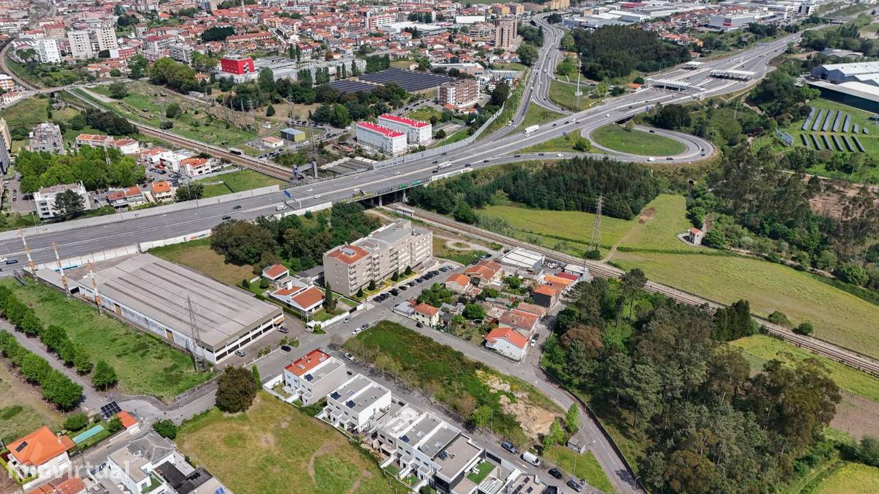 Lotes Moradias 2 e 3 Frentes, em Águas Santas, Prontos a Construir-15