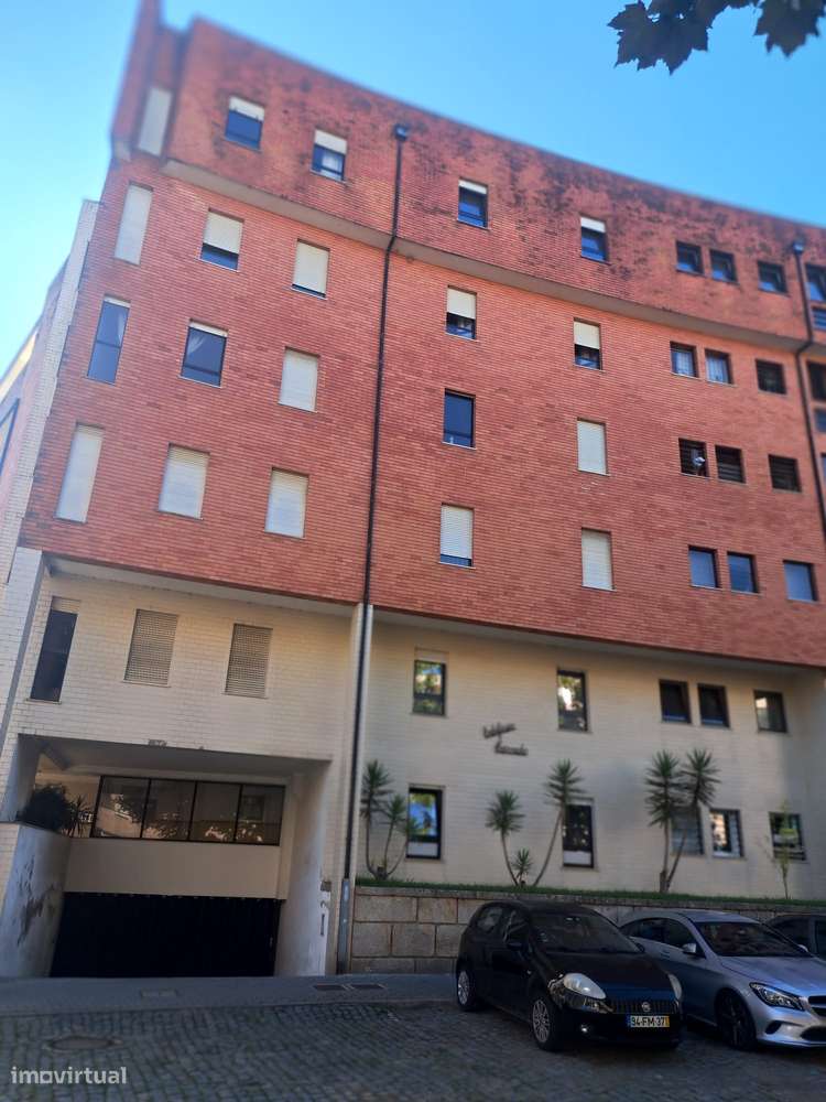 Apartamento T3 Com Garagem-1