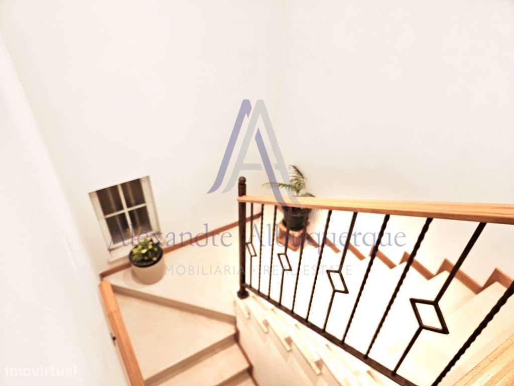 Moradia Isolada T3 com Piscina e Garagem em Azeitão-24