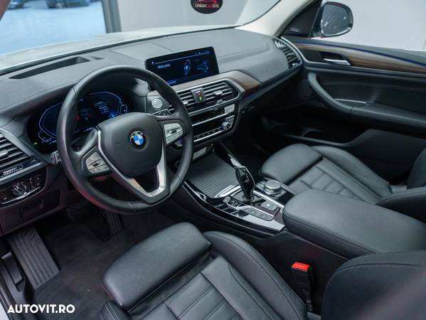 BMW X3 xDrive20i AT Luxury Line - 14