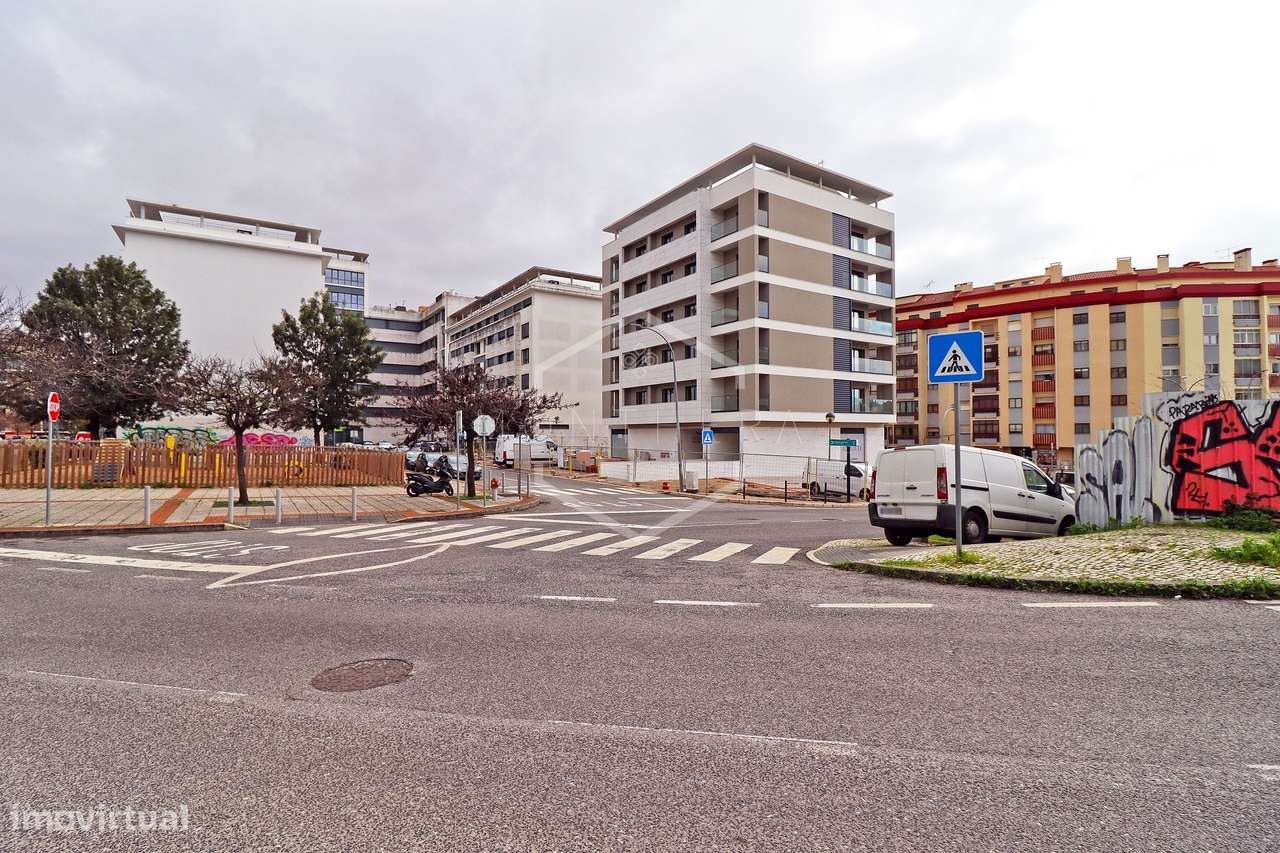 Terreno para constr. de prédio na urb. Villa Park, Amadora-6