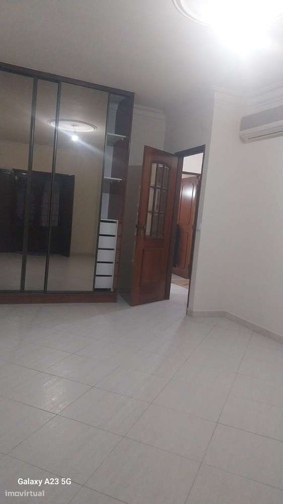 Apartamento T2 com varanda em Almada - Grande imagem: 5/28