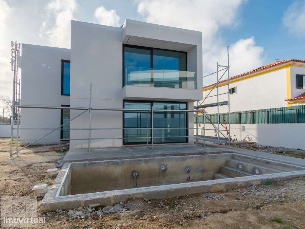 Moradia T4 com piscina no Magoito Sintra-19