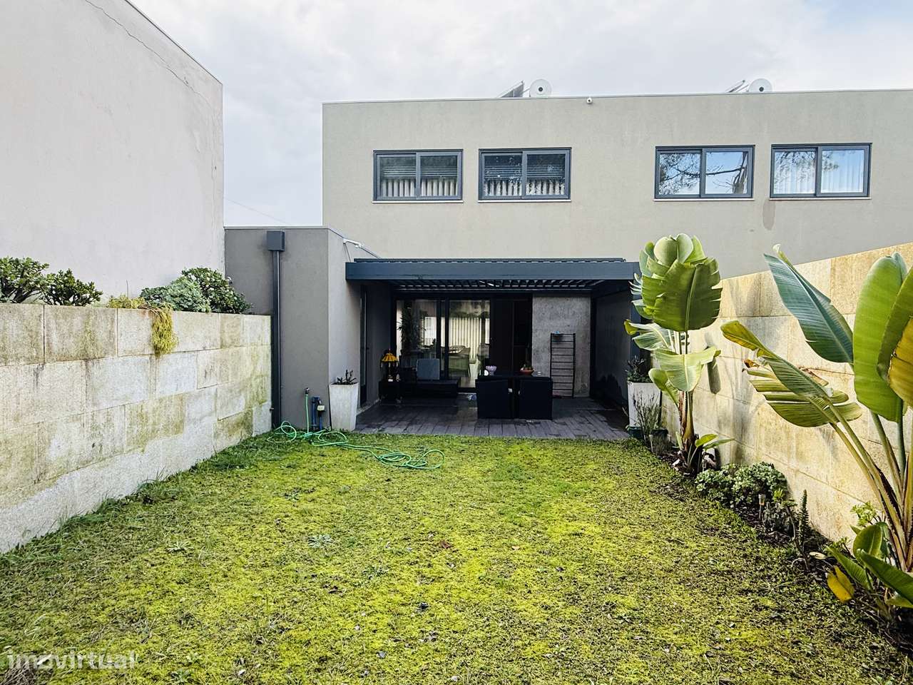 Moradia 3 frentes 200m praia-40