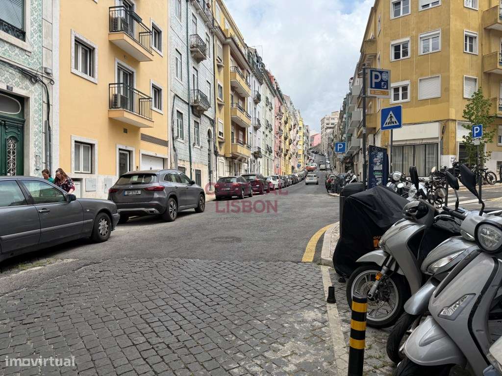 T4+1 com Terraço e Logradouro em Arroios | Possibilidade de Duas Zo...-27