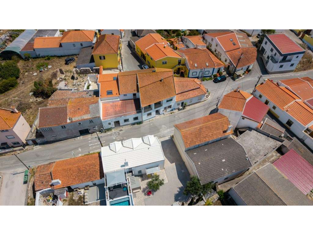 Apartamento T2 Totalmente Renovado a 5min. da Areia Branca, Lourinhã-24