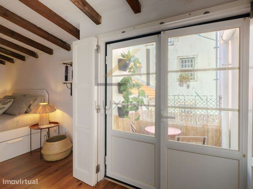 Apartamento T2 em Alfama, excelente localização-7